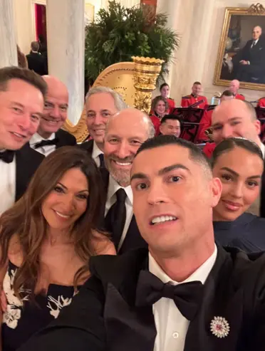 سيلفي كريستيانو رونالدو من البيت الأبيض يغزو العالم