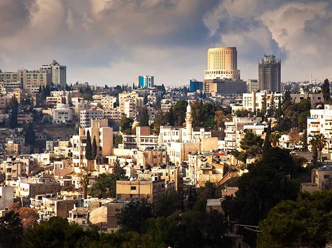 طقس ربيعي دافئ اليوم وعودة الأجواء الباردة والماطرة الأسبوع المقبل