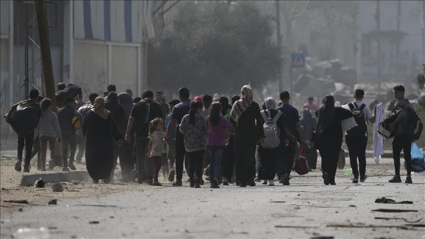 أهالي غزة يعودون إلى منازلهم بعد بدء الهدنة.. ومظاهر الحياة معدومة