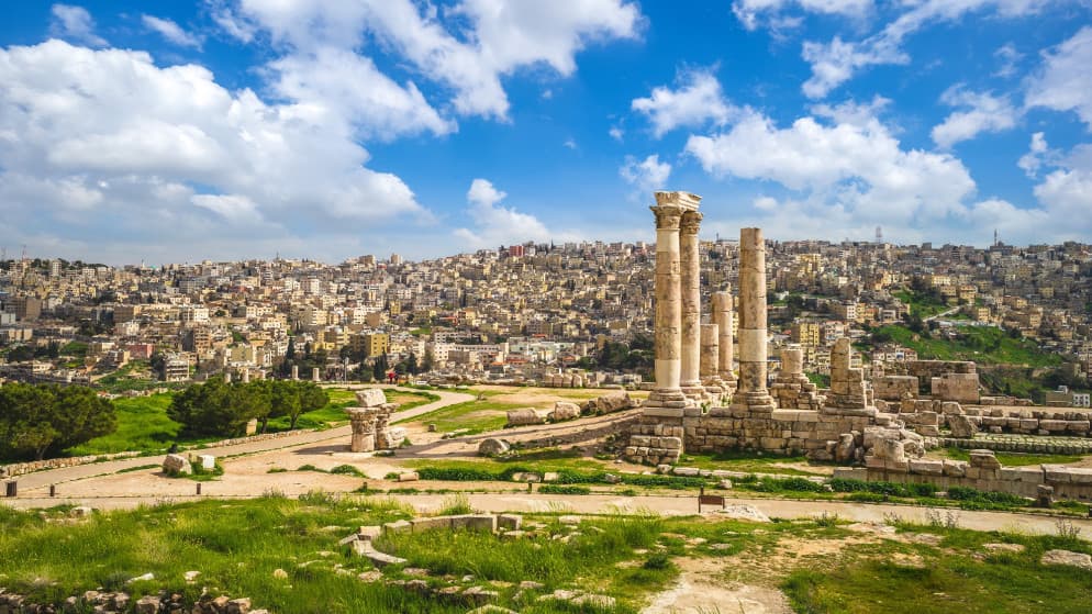أجواء معتدلة في أغلب المناطق اليوم