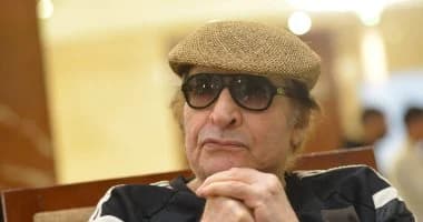 الفنان محيي إسماعيل المشهور بـ "اللي بعده" في المستشفى