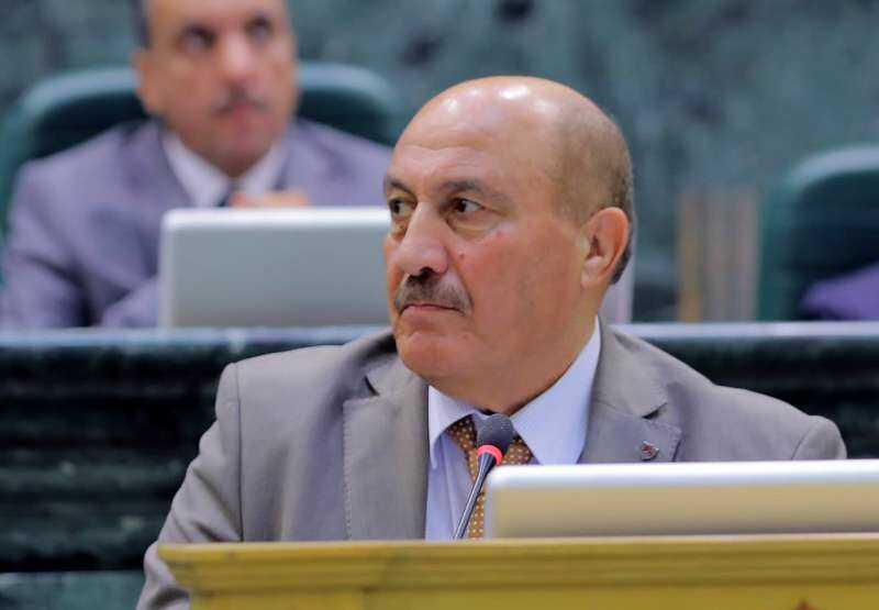 عضو بمجلس الأعيان :"عموتة جشع ومادي وانتهازي"