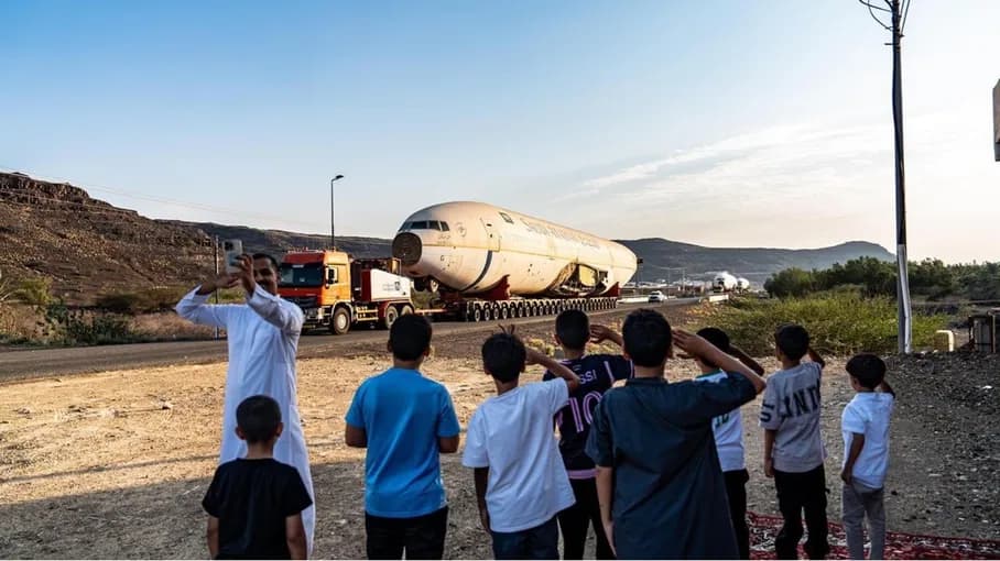 طائرات تركي آل الشيخ تثير جدلا في السعودية "وصفها البعض بتسول جماعي "