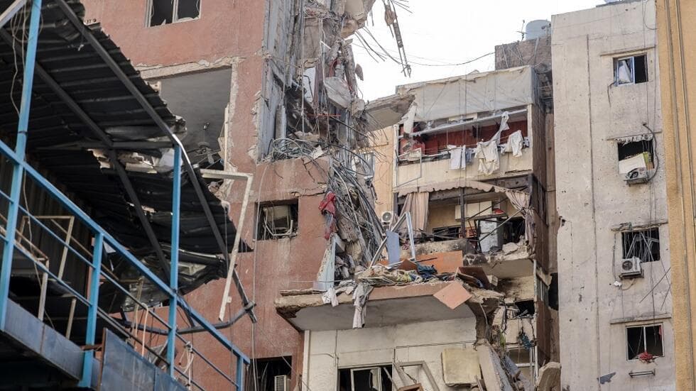 إعلام إسرائيلي: مسؤول كبير جدا في حزب الله هو المستهدف في الغارة