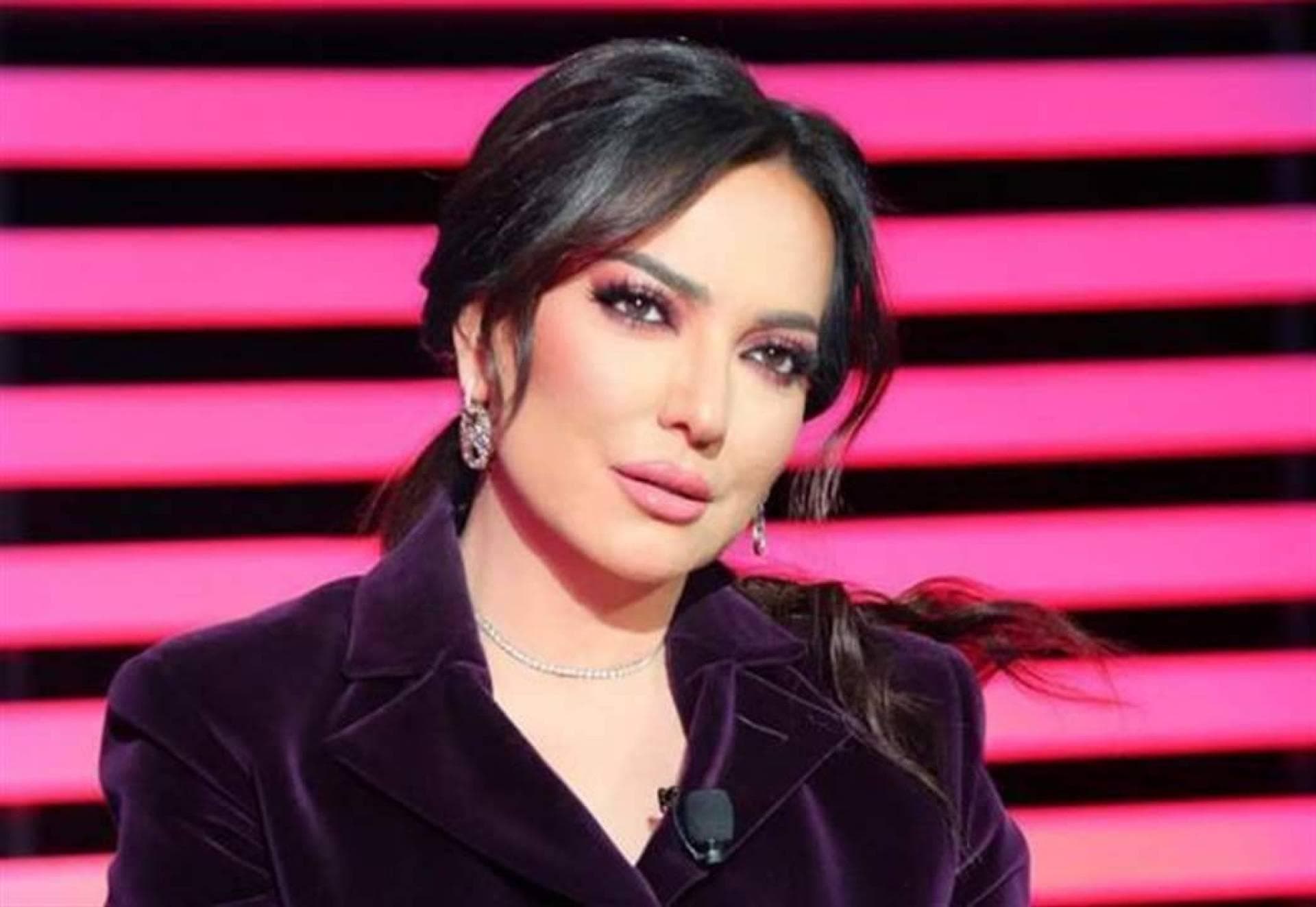 أمل عرفة تنهي أزمتها العائلية بإعتراف واعتذار رسمي | صور