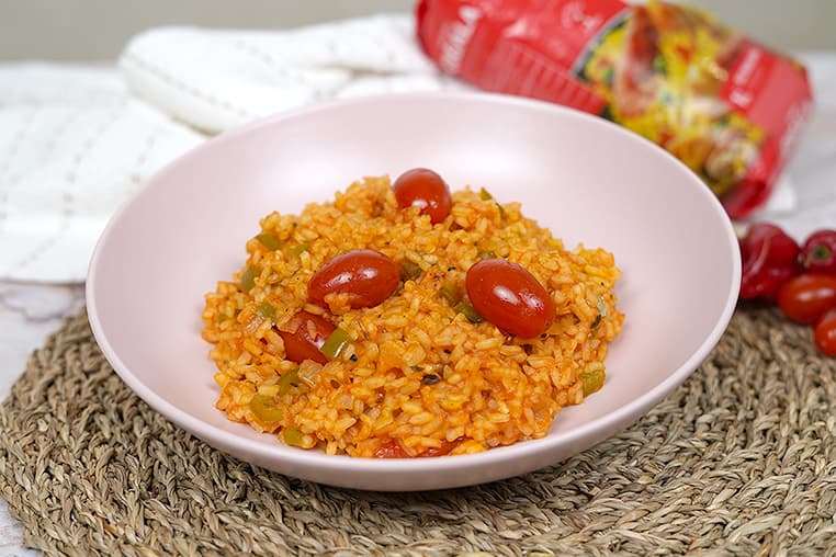 طريقة تحضير الأرز الحار بالطماطم