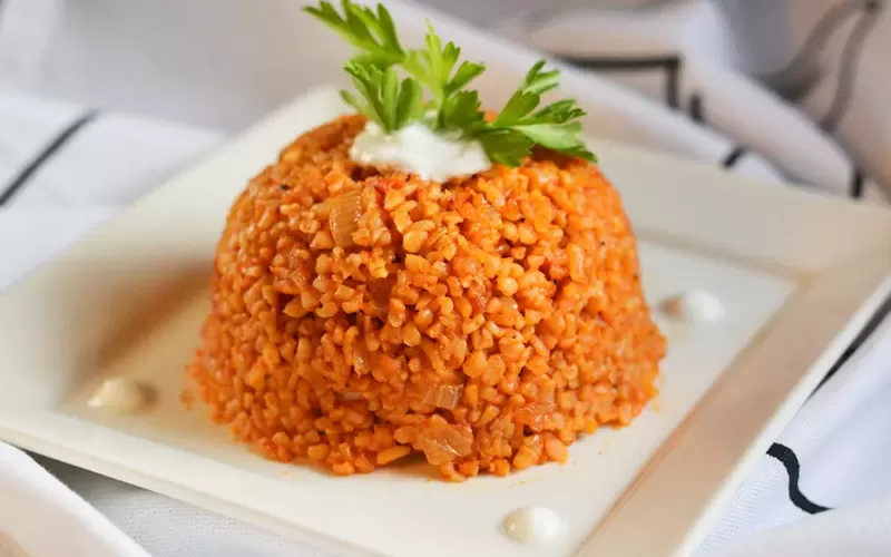 طريقة تحضير البرغل بالبندورة للنباتيين
