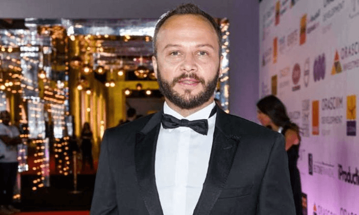 مكسيم خليل: حيتان الأسد في دمشق يعيدون ترتيب أوراقهم