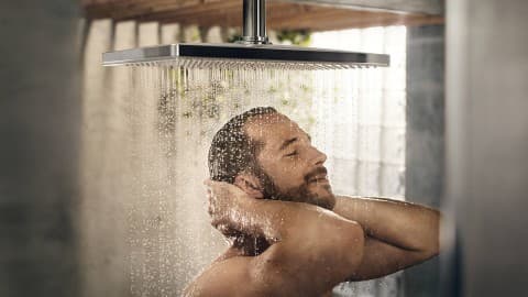 الحقائق الصحية للاستحمام بالماء البارد