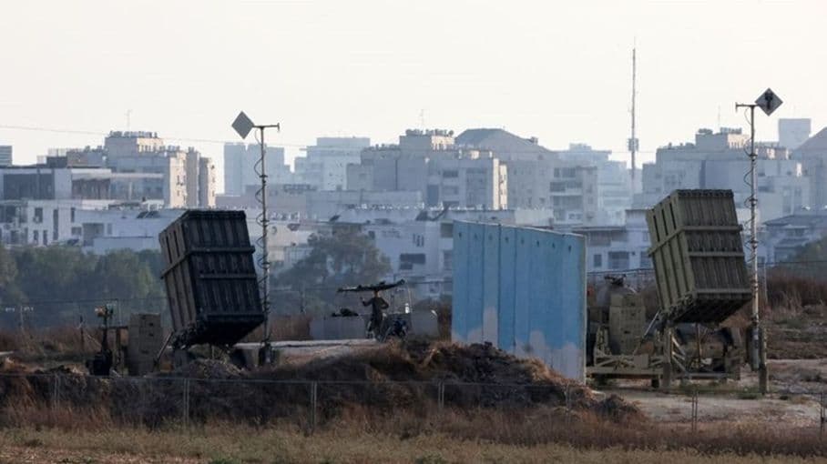 إطلاق أكثر من 20 صاروخا على "إسرائيل" من لبنان واعتراض مسيرة تسللت إلى عسقلان