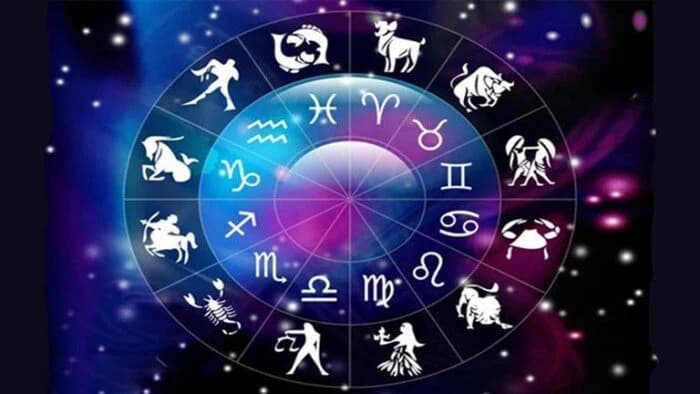 أبراج تقع في الحب بسهولة وتشعر بالملل سريعاً في علاقتها