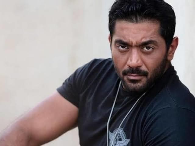حبس الفنان أحمد فلوكس 6 أشهر