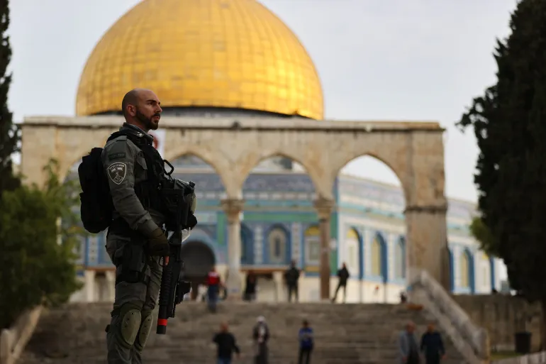 وزير الأوقاف يحذر من التصعيد التهويدي للمقدسات في القدس المحتلة