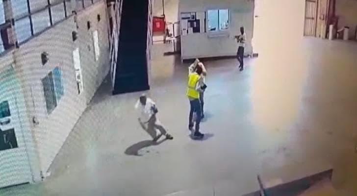 وفاة أحد المصابين بحادثة إطلاق النار داخل المصنع بالعقبة