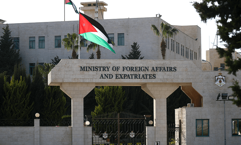 الأردن يدين الهجوم الإرهابي الذي استهدف فندقا في مقديشو