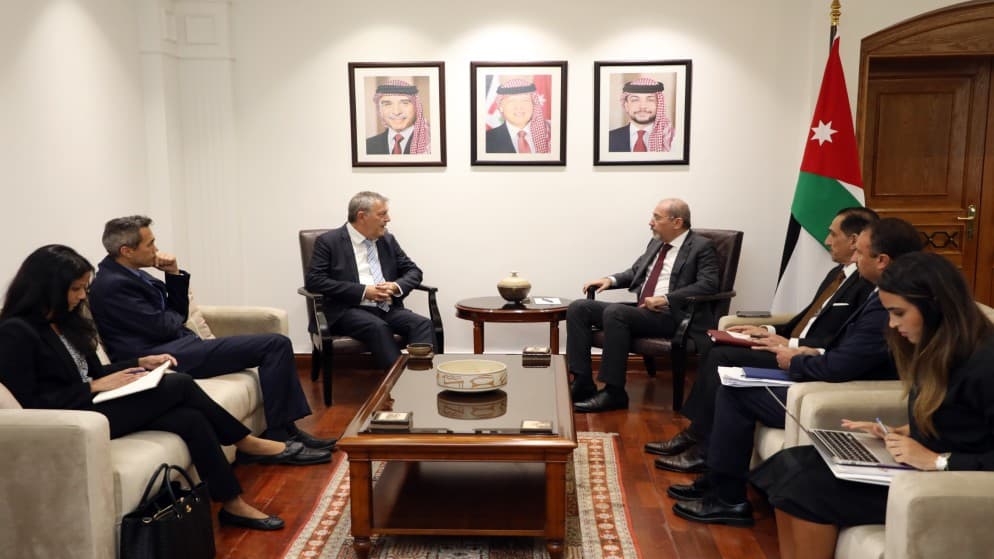 الصفدي يبحث مع لازاريني تحضيرات اجتماع وزاري لدعم "أونروا" الشهر الحالي
