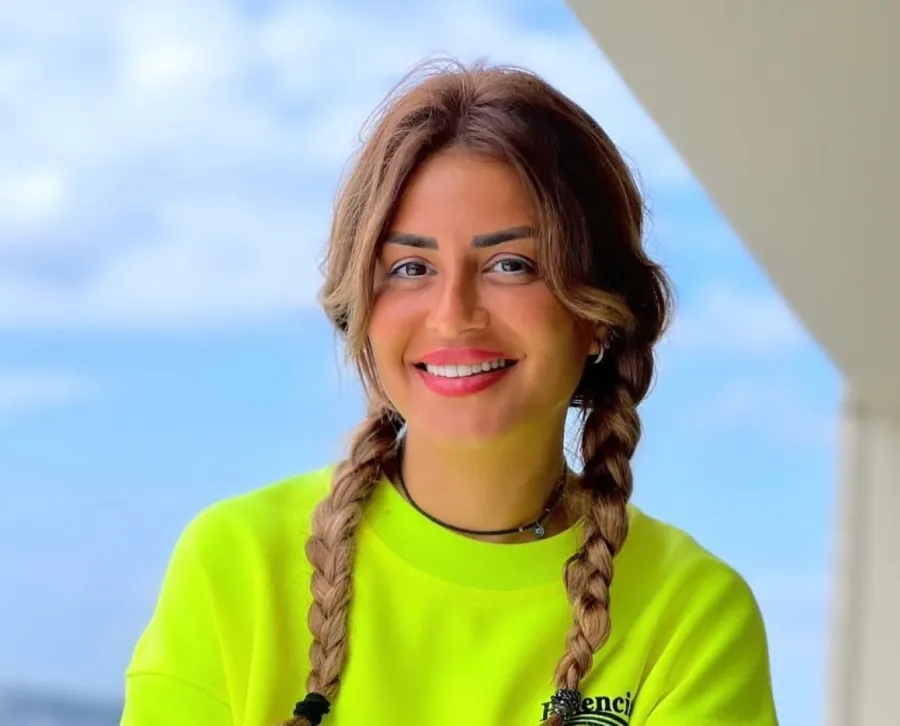منة فضالي عن إلهام شاهين: أمي التانية وأحلى ست في الدنيا
