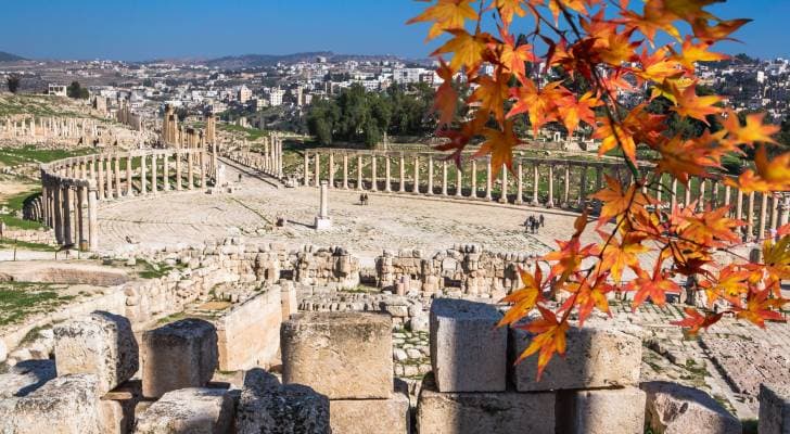 أجواء معتدلة في أغلب المناطق اليوم وطقس خريفي يبدأ غدًا