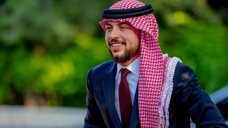 ولي العهد يهنئ لاعبة المنتخب الوطني للتايكواندو فاديا خرفان بالميدالية الذهبية