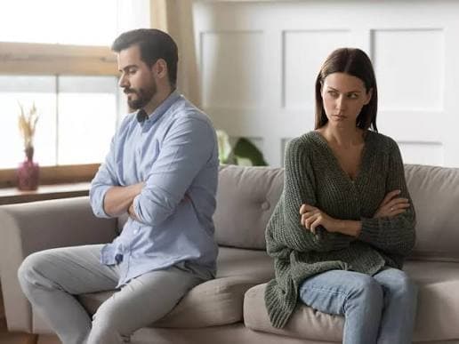 يحبك بصدق لكنه ليس مناسباً لك.. متى لا يكون الحب كافياً؟