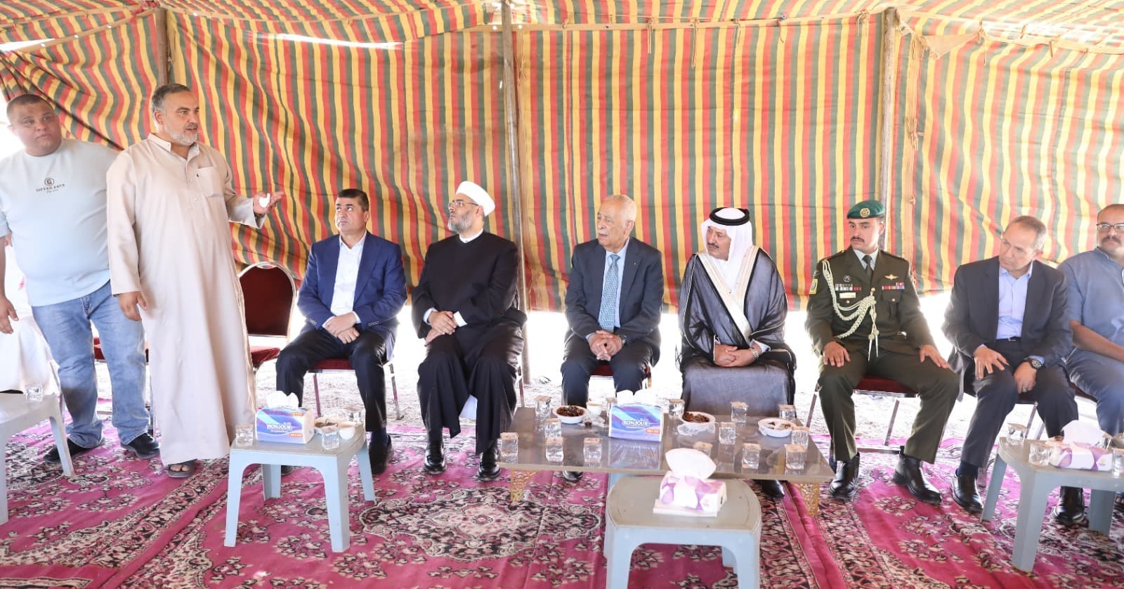 بتوجيهات ملكية... العيسوي ينقل تعازي ومواساة الملك وولي العهد لذوي متوفى حادث مكلفي خدمة العلم وسائق الحافلة