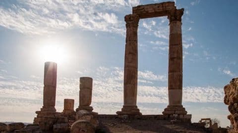 أجواء حارة نسبيا الأربعاء