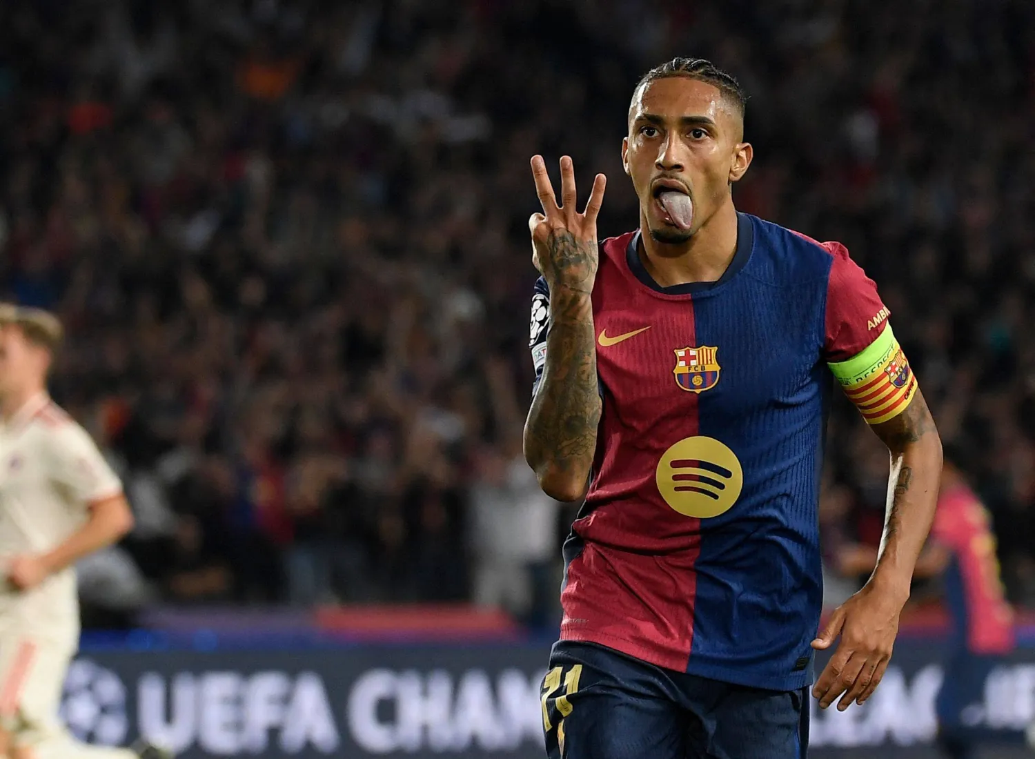 بعد "هاتريك" رافينيا .. برشلونة يحصد العلامة الكاملة