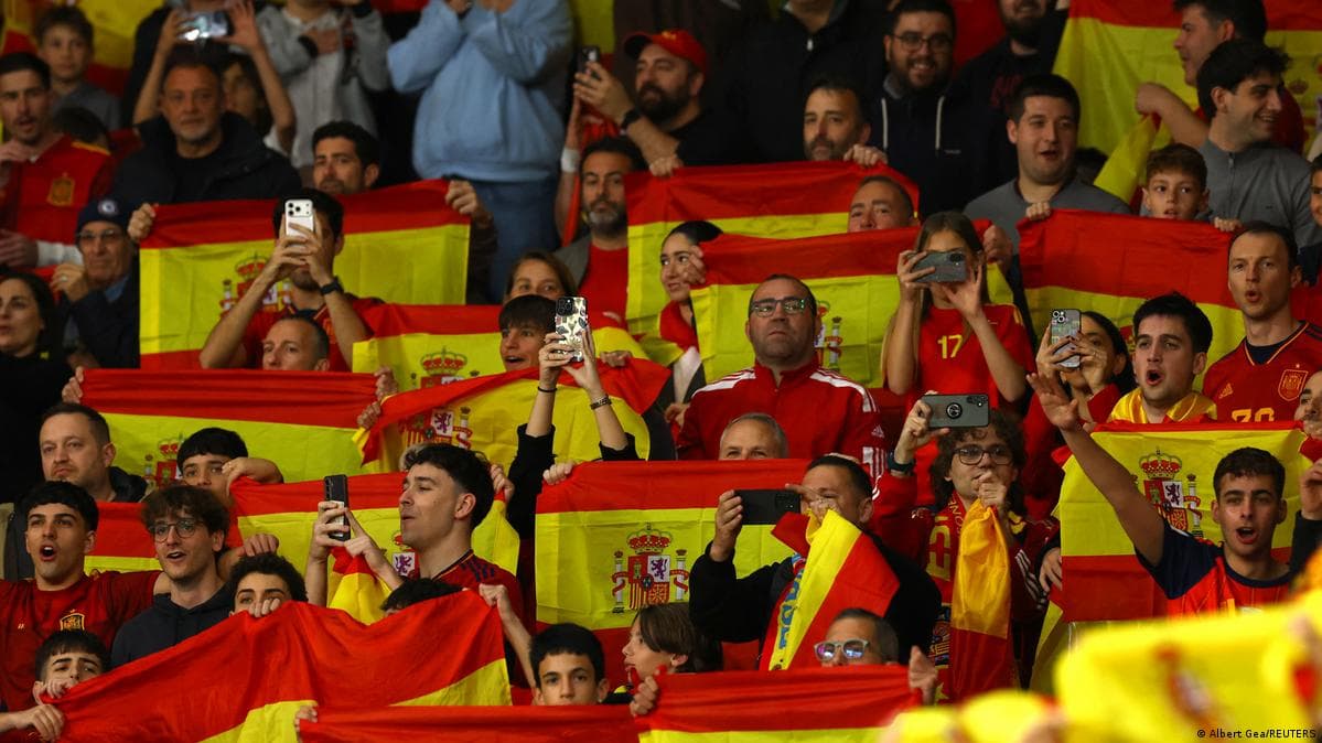 الفيفا يغرم منتخب إسبانيا على خلفية مواجهة مصر الودية